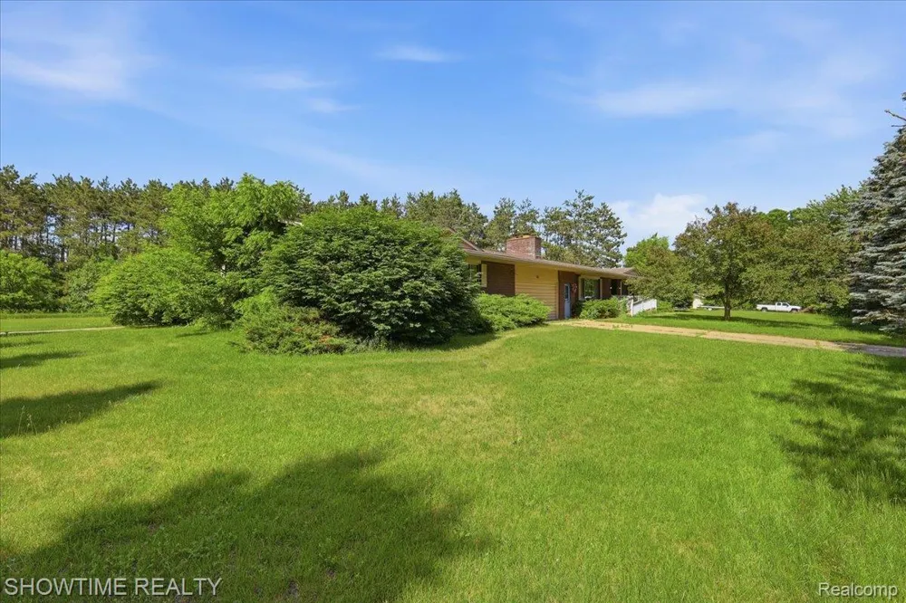 1661 Madeline Drive Lapeer Township, MI 48446