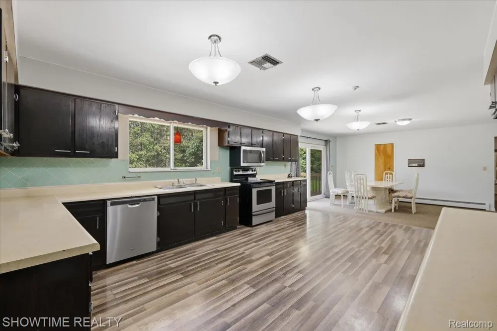 1661 Madeline Drive Lapeer Township, MI 48446