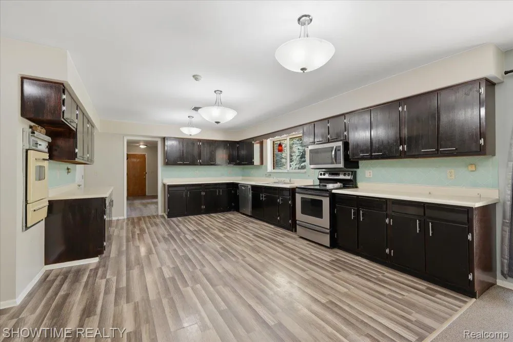 1661 Madeline Drive Lapeer Township, MI 48446