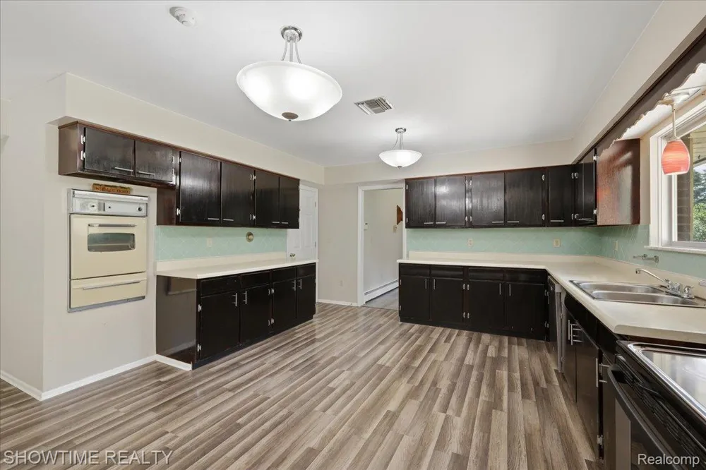1661 Madeline Drive Lapeer Township, MI 48446