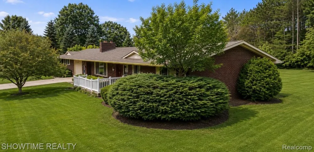 1661 Madeline Drive Lapeer Township, MI 48446