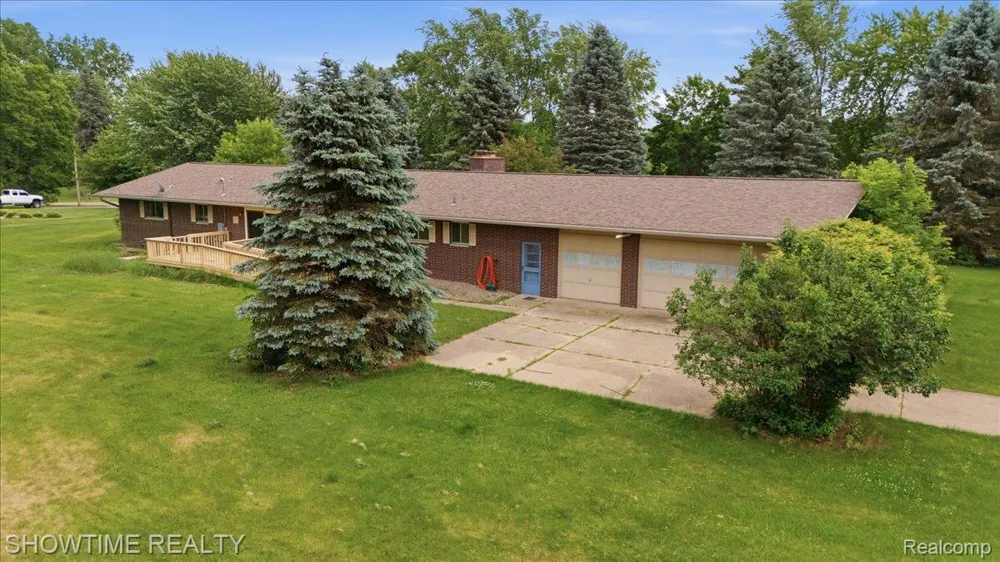1661 Madeline Drive Lapeer Township, MI 48446