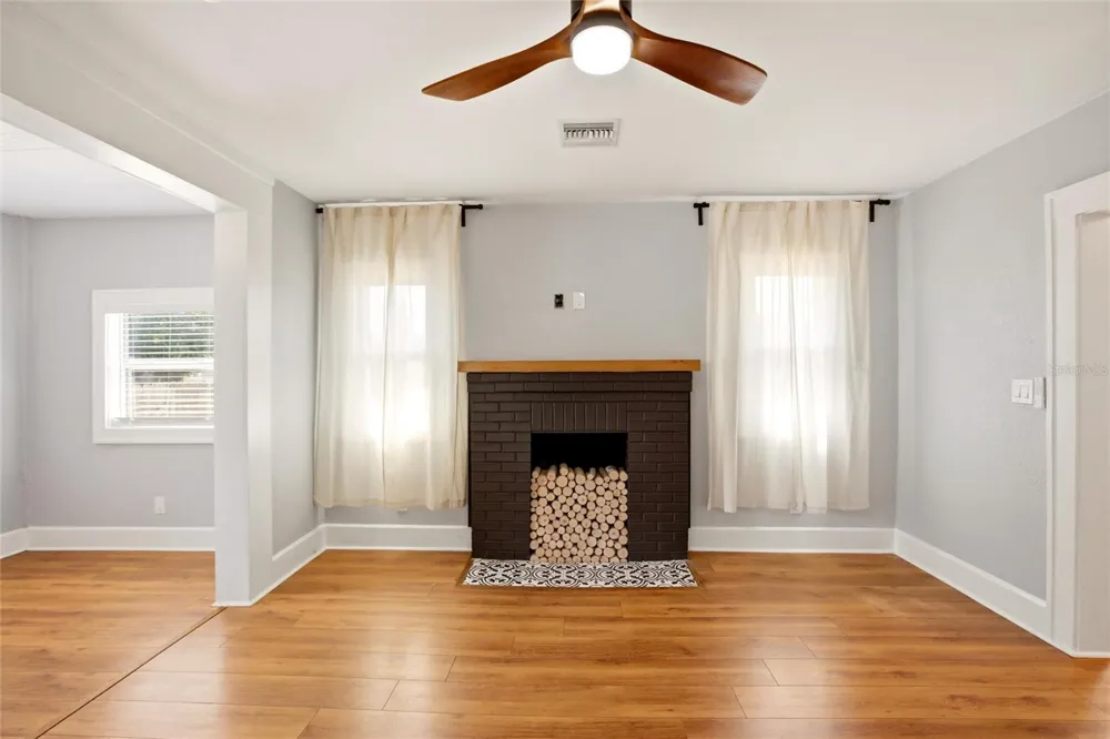 4551 19TH AVENUE S St Petersburg, FL 33711