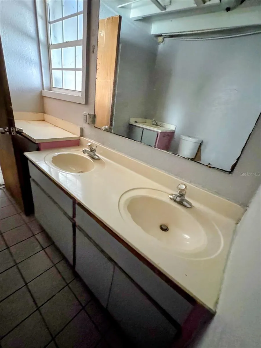 1010 EO DOUGLAS AVENUE #S1-4 Sebring, FL 33870