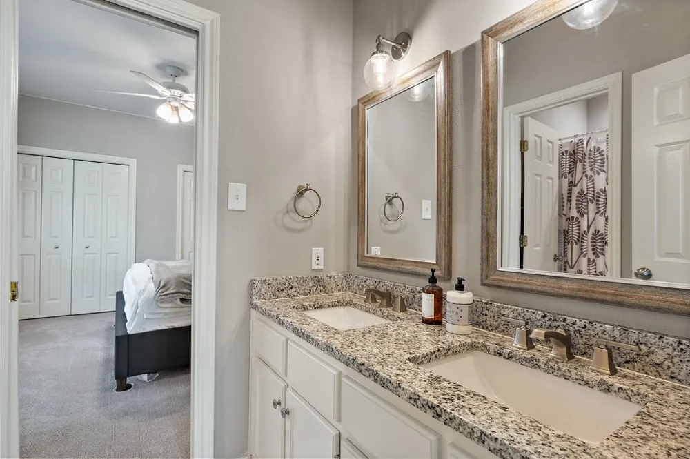 206 Phlox Drive Lakeway, TX 78734