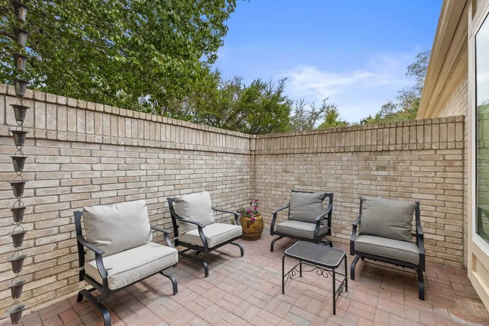 206 Phlox Drive Lakeway, TX 78734