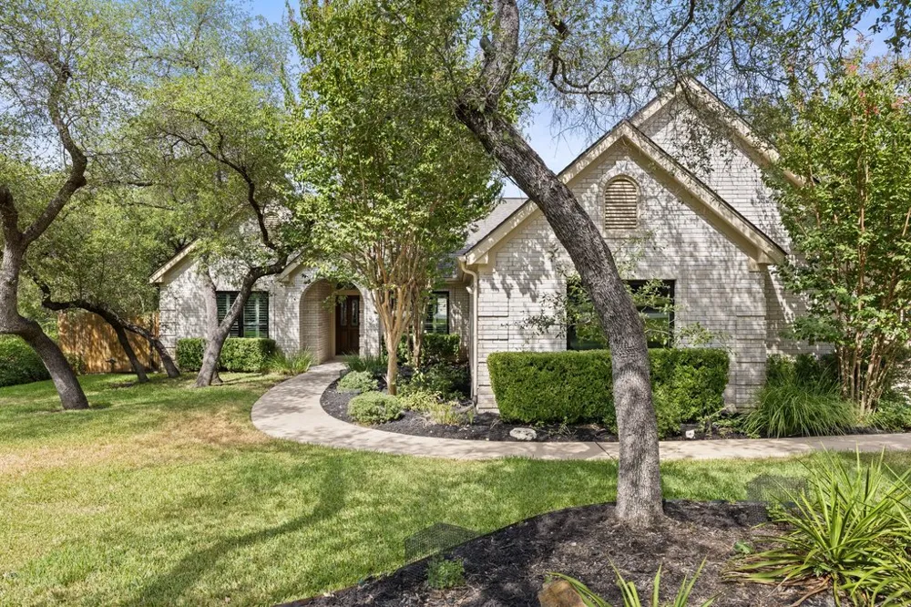 206 Phlox Drive Lakeway, TX 78734