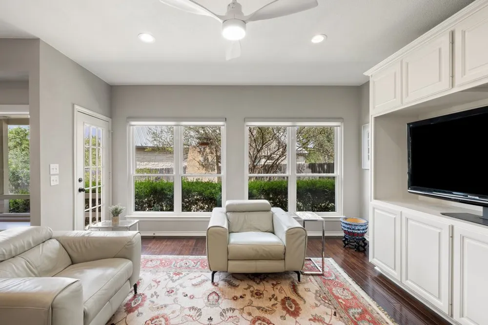 206 Phlox Drive Lakeway, TX 78734