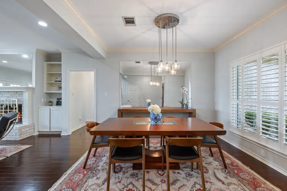 206 Phlox Drive Lakeway, TX 78734