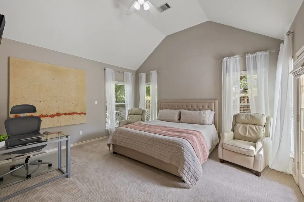 206 Phlox Drive Lakeway, TX 78734