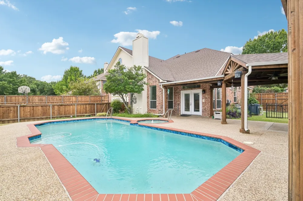 7410 Silverthorn Drive Rowlett, TX 75089