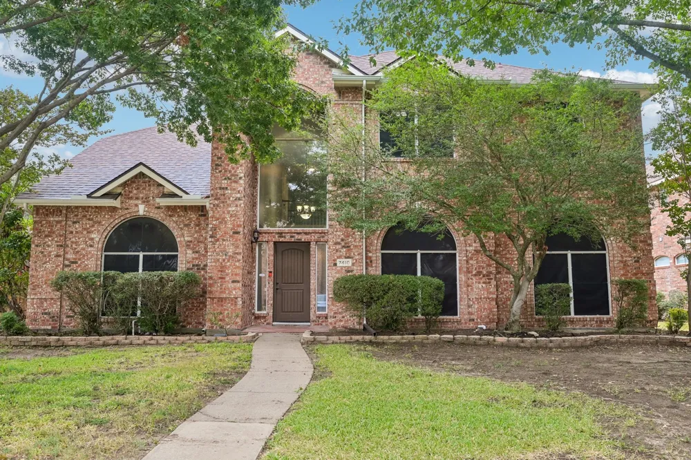 7410 Silverthorn Drive Rowlett, TX 75089