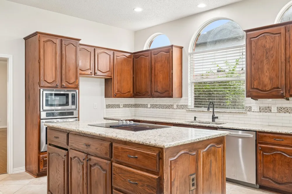 7410 Silverthorn Drive Rowlett, TX 75089