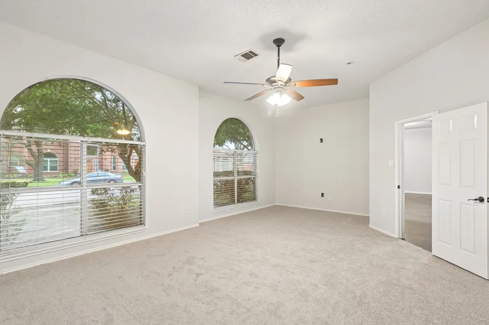 7410 Silverthorn Drive Rowlett, TX 75089