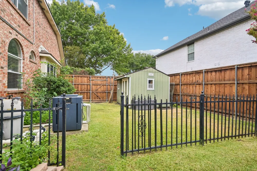 7410 Silverthorn Drive Rowlett, TX 75089