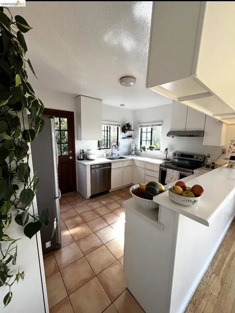 1001 ORDWAY Albany, CA 94706