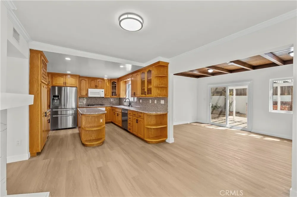 9660 Delco Avenue Chatsworth, CA 91311