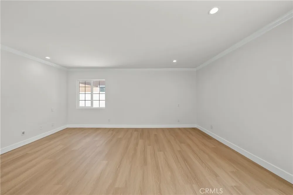 9660 Delco Avenue Chatsworth, CA 91311