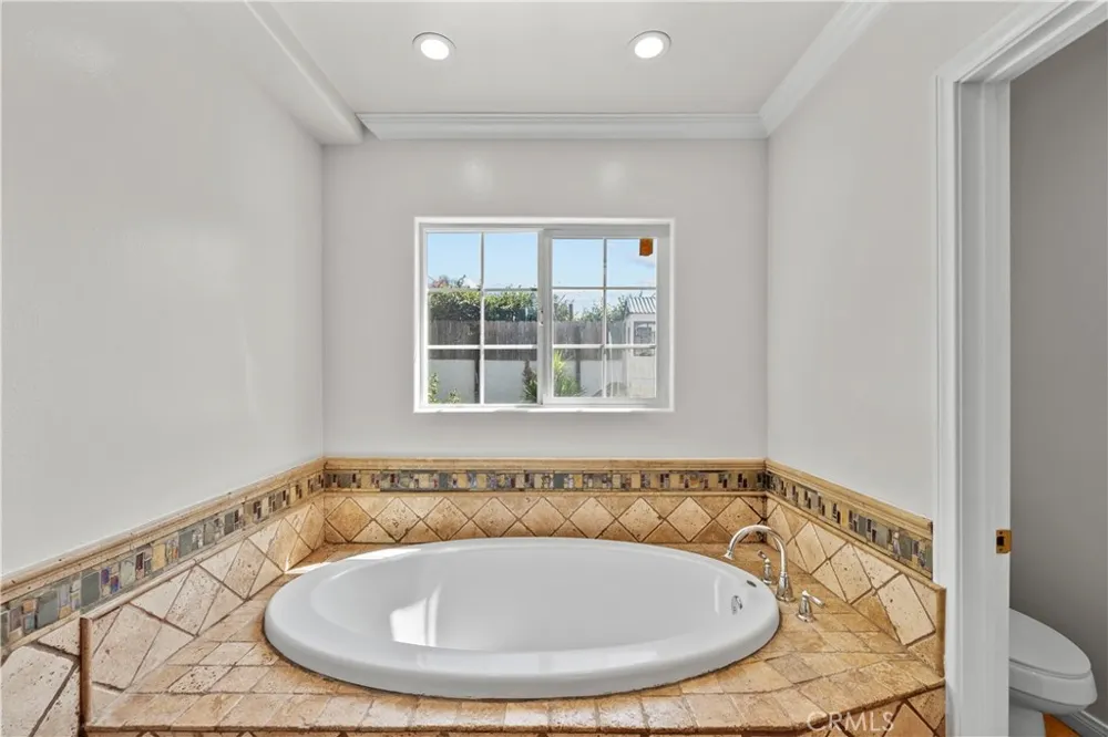 9660 Delco Avenue Chatsworth, CA 91311