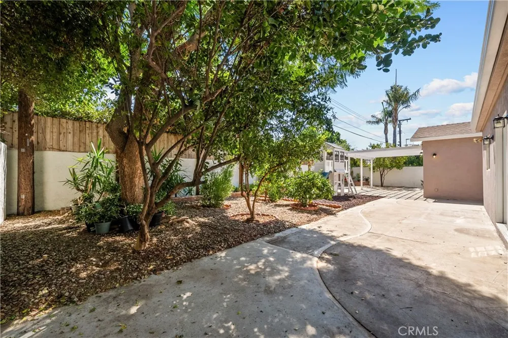 9660 Delco Avenue Chatsworth, CA 91311