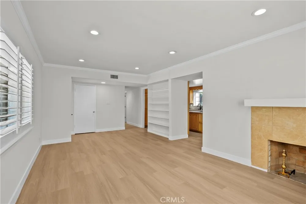9660 Delco Avenue Chatsworth, CA 91311