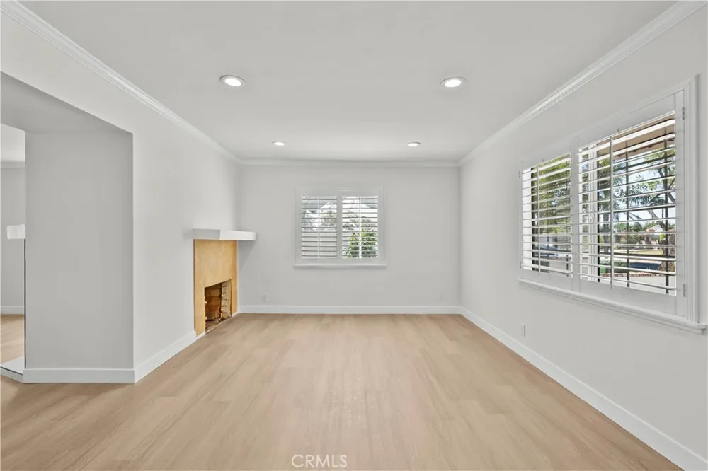9660 Delco Avenue Chatsworth, CA 91311