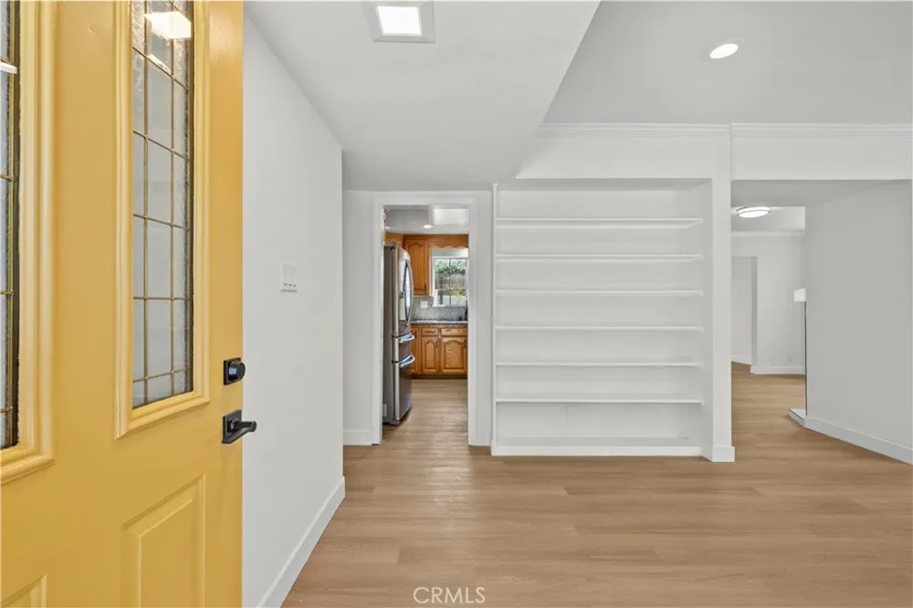 9660 Delco Avenue Chatsworth, CA 91311