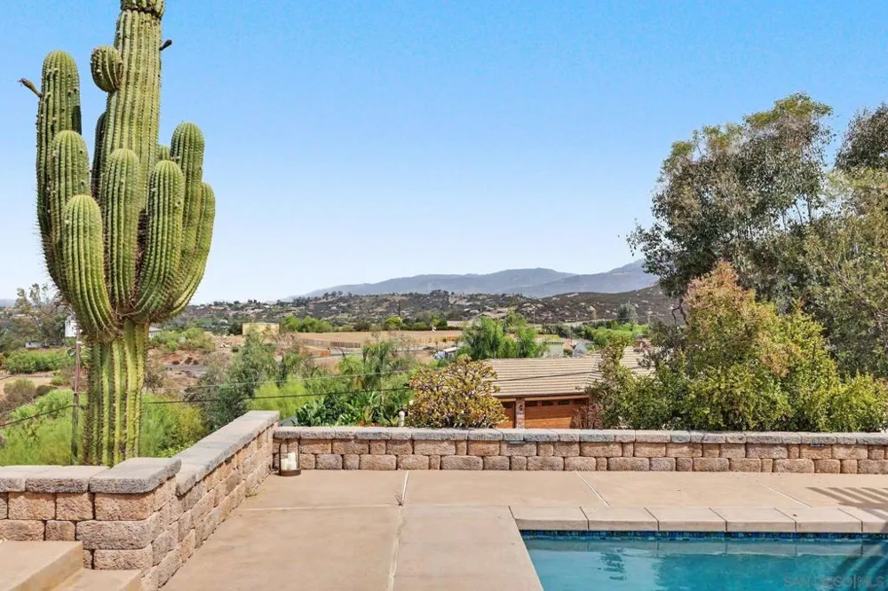 30218 Cool Valley Ln Valley Center, CA 92082