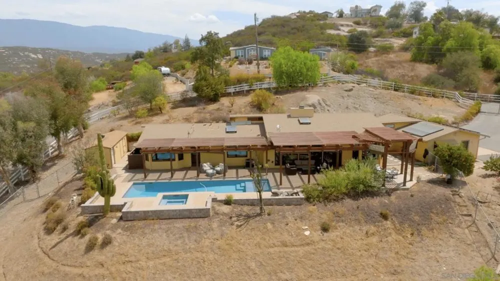 30218 Cool Valley Ln Valley Center, CA 92082