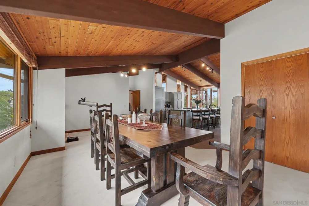 30218 Cool Valley Ln Valley Center, CA 92082
