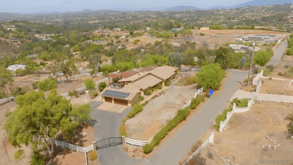 30218 Cool Valley Ln Valley Center, CA 92082