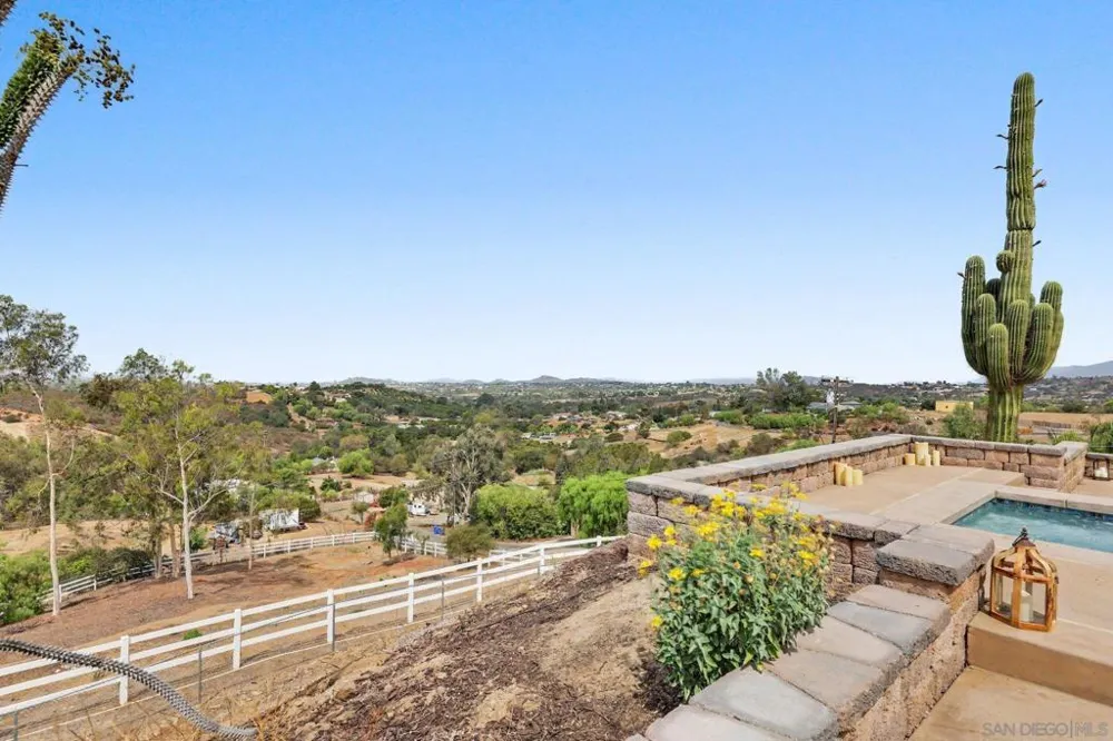 30218 Cool Valley Ln Valley Center, CA 92082