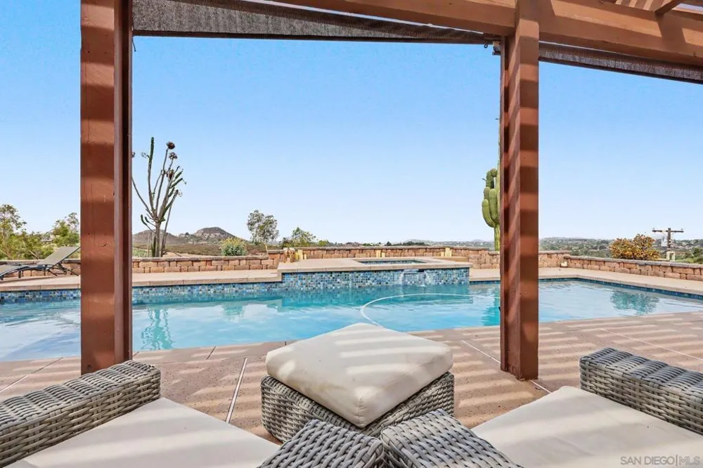 30218 Cool Valley Ln Valley Center, CA 92082