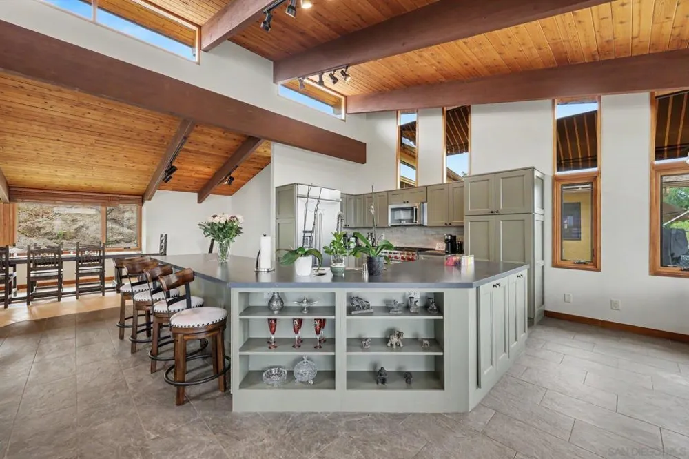 30218 Cool Valley Ln Valley Center, CA 92082
