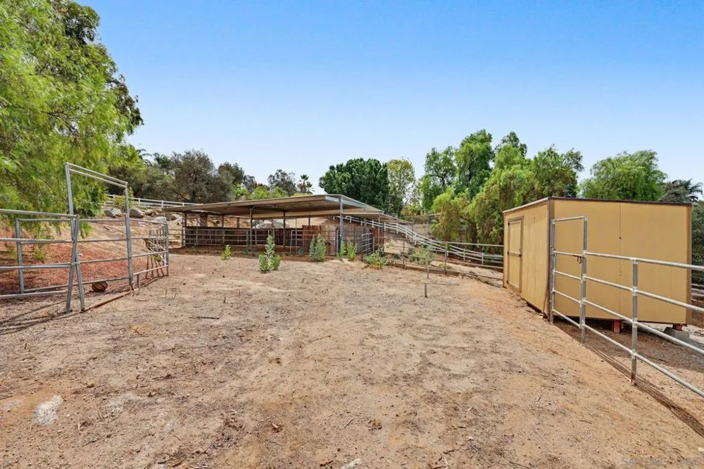30218 Cool Valley Ln Valley Center, CA 92082