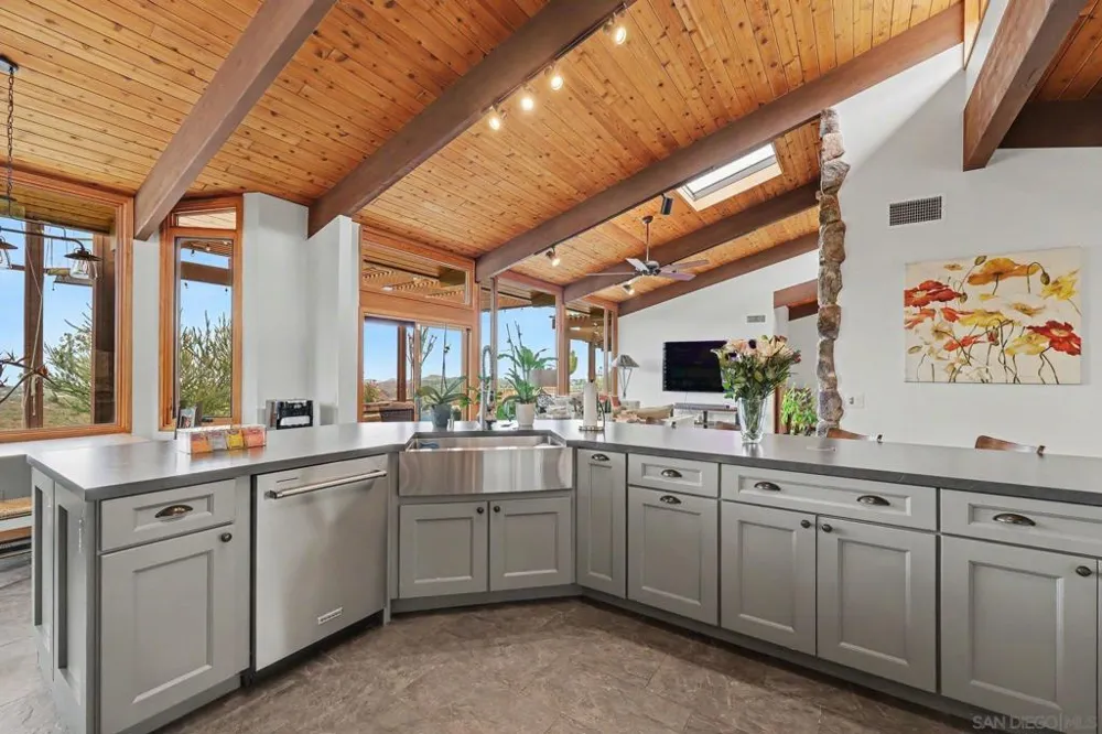 30218 Cool Valley Ln Valley Center, CA 92082