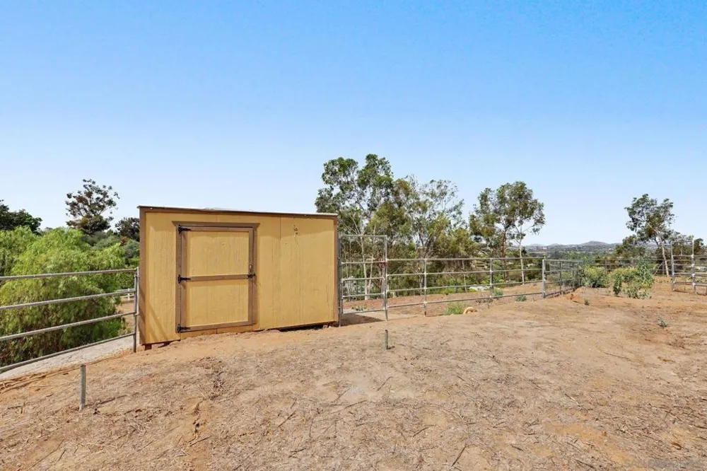 30218 Cool Valley Ln Valley Center, CA 92082
