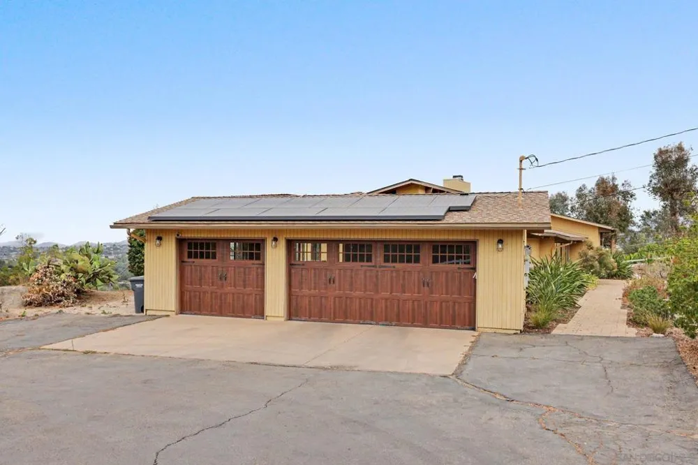 30218 Cool Valley Ln Valley Center, CA 92082