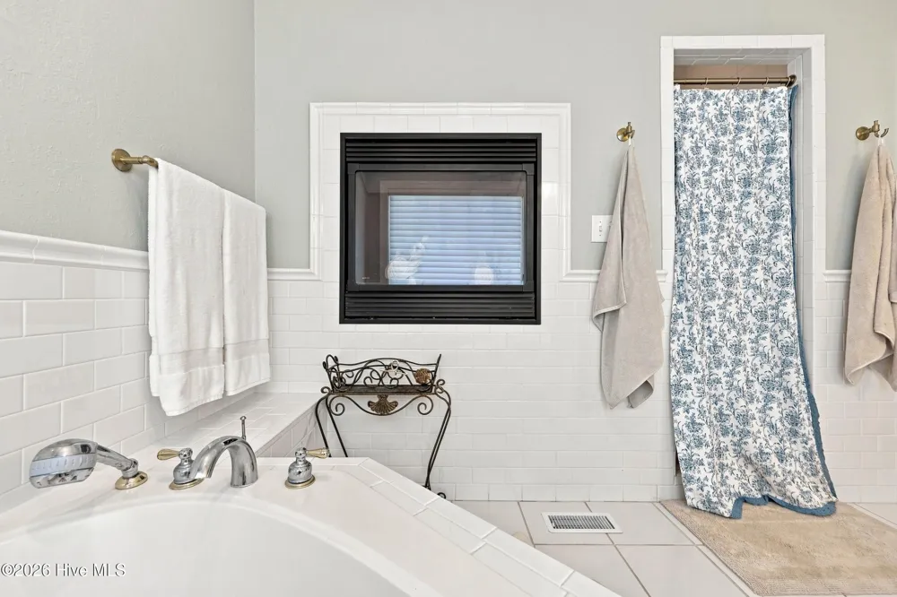157 Pelican Pointe Drive Elizabeth City, NC 27909