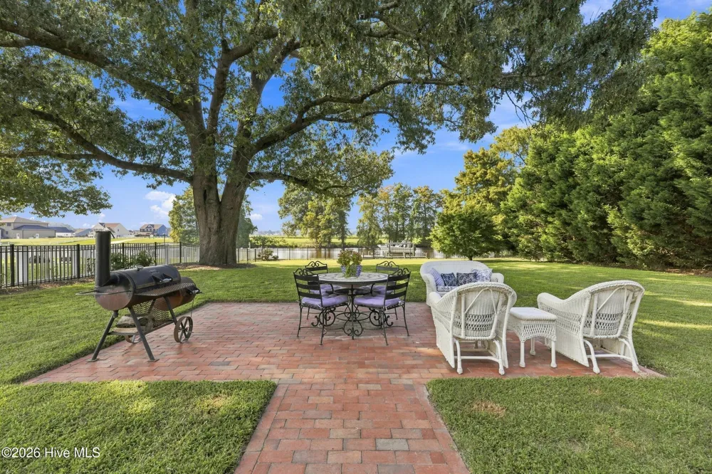 157 Pelican Pointe Drive Elizabeth City, NC 27909