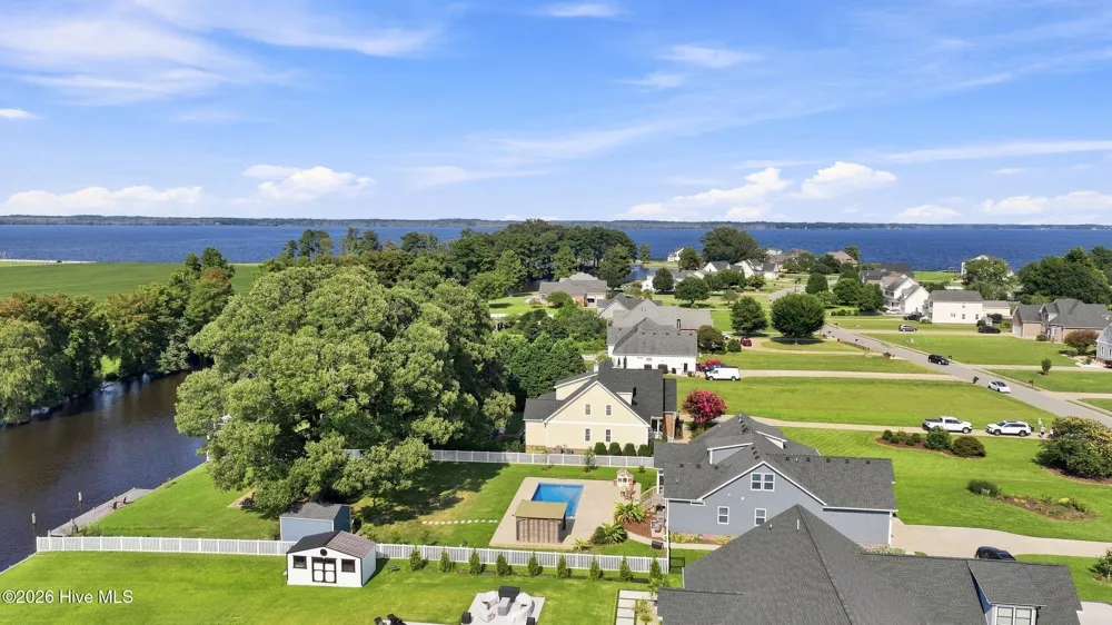 157 Pelican Pointe Drive Elizabeth City, NC 27909