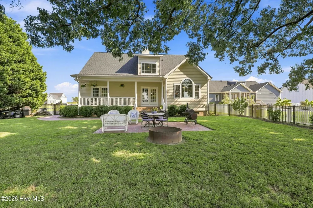 157 Pelican Pointe Drive Elizabeth City, NC 27909