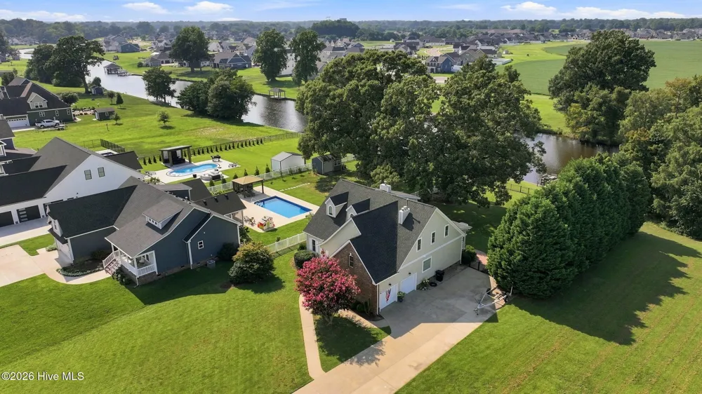 157 Pelican Pointe Drive Elizabeth City, NC 27909