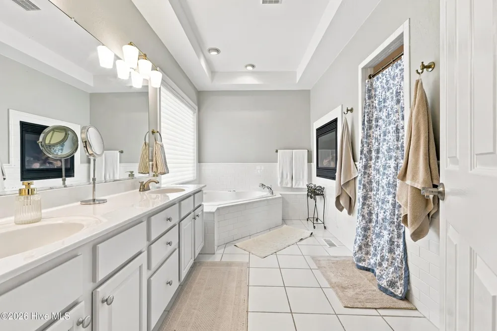 157 Pelican Pointe Drive Elizabeth City, NC 27909