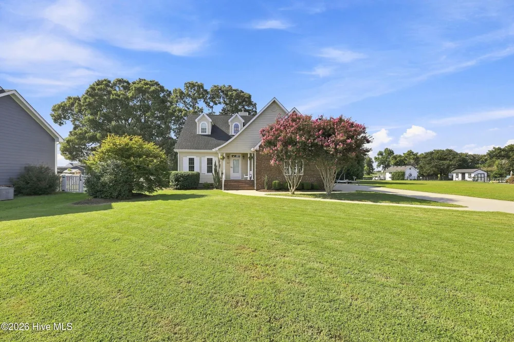 157 Pelican Pointe Drive Elizabeth City, NC 27909