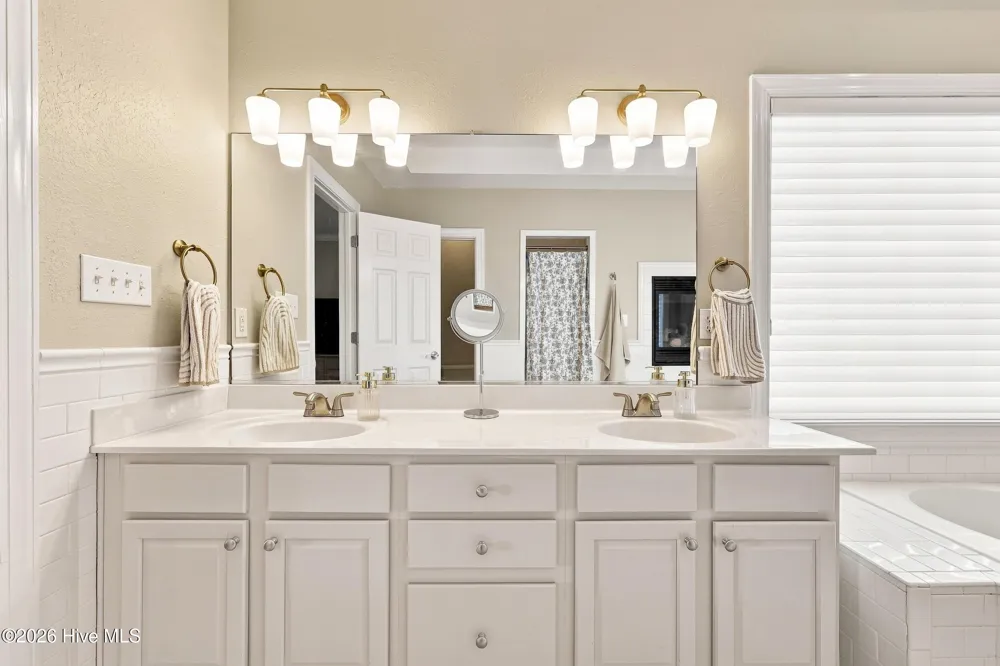 157 Pelican Pointe Drive Elizabeth City, NC 27909