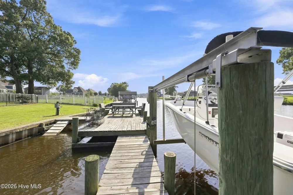 157 Pelican Pointe Drive Elizabeth City, NC 27909