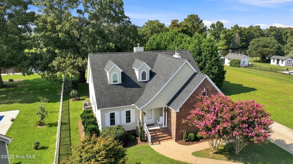 157 Pelican Pointe Drive Elizabeth City, NC 27909