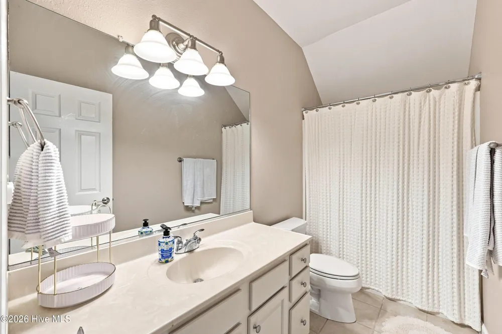 157 Pelican Pointe Drive Elizabeth City, NC 27909