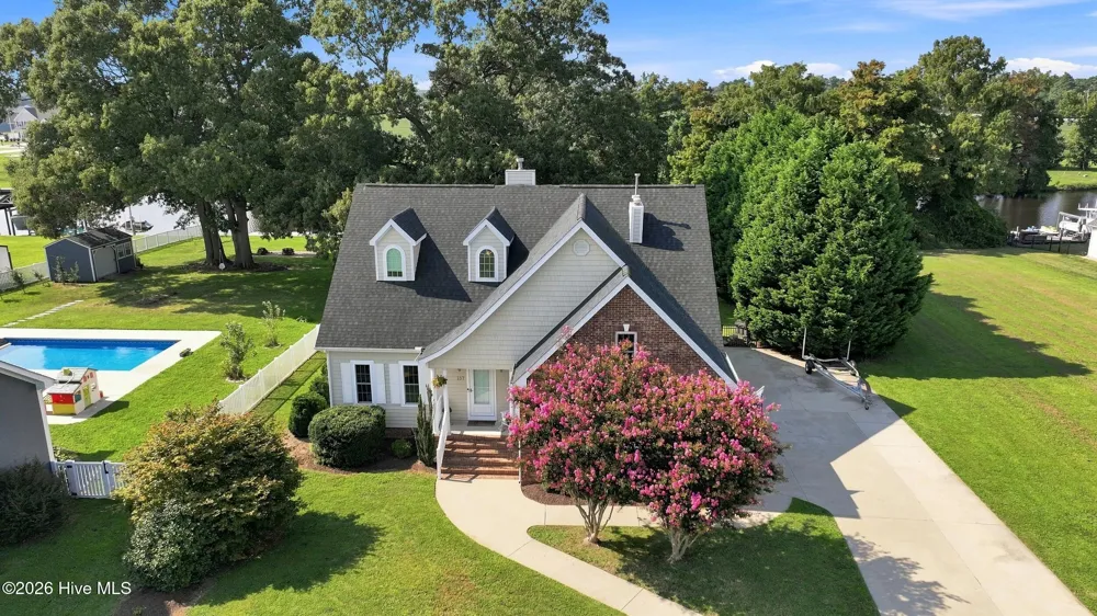 157 Pelican Pointe Drive Elizabeth City, NC 27909